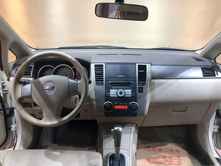 骐达tiida 2008款 1.6l 自动尊贵型