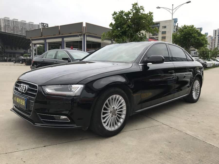奥迪a4l 2013款 35 tfsi 自动标准型