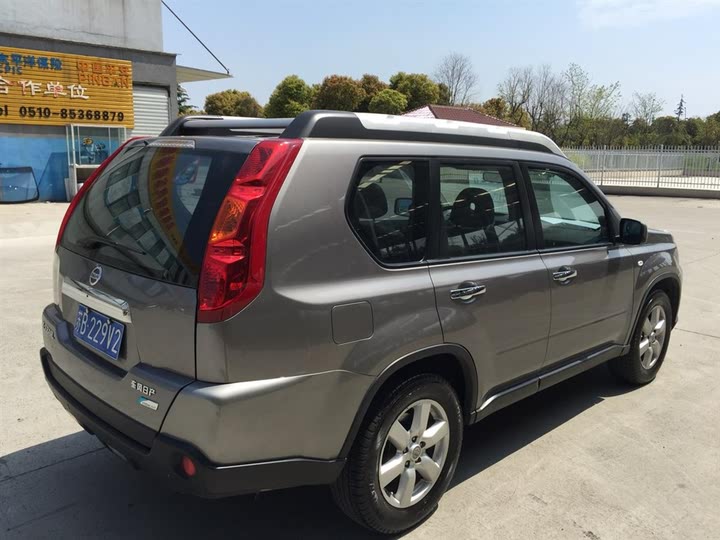 奇骏2010款 2.5l cvt至尊版 4wd