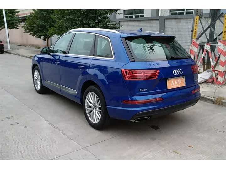 奥迪q7 2016款 45 tfsi 技术型