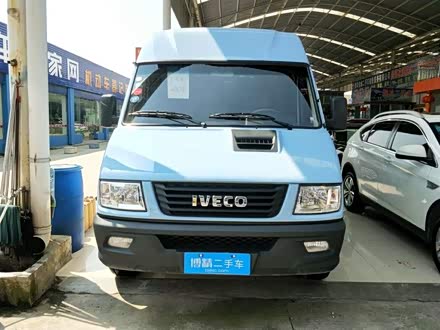 贵阳二手依维柯 依维柯得意 2017款 2.5t a35客车低顶5-7座47z5