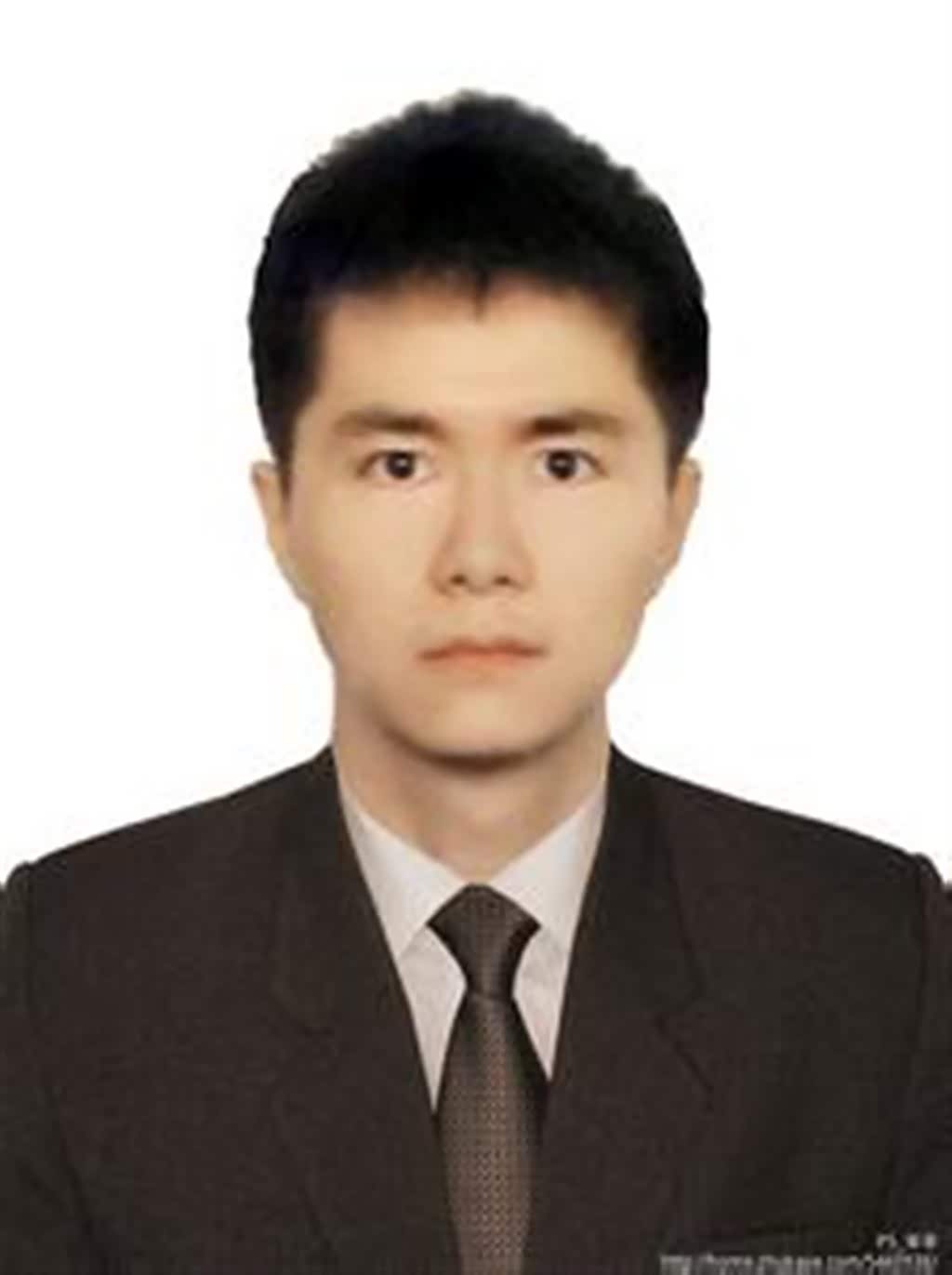 最后两句运用了什么手法,表达了诗人对朋友的闻王昌龄左迁龙标遥有此寄