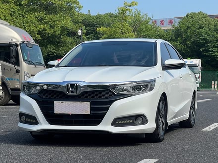 ݶֱ  2019 180Turbo CVT VI
