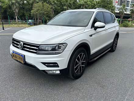 ;L 2017 330TSI Զ콢
