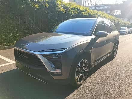 蔚来ES8 2018款 425KM 基准版 七座版