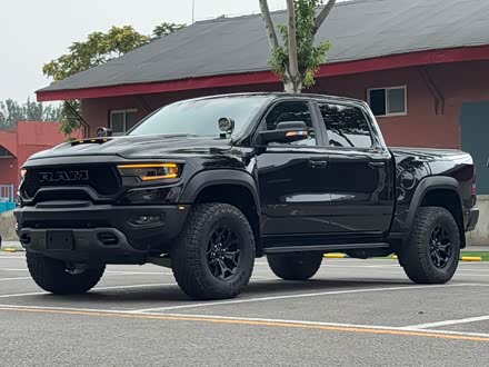 RAM Trucks 2022 6.2T 