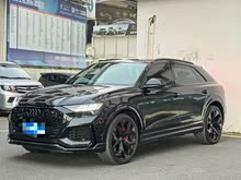 �W��RS Q8 2021�� RS Q8 4.0T