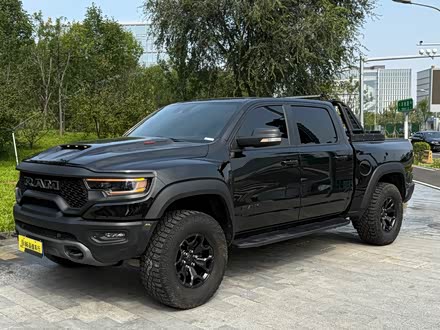 RAM Trucks 2023 6.2T Զ