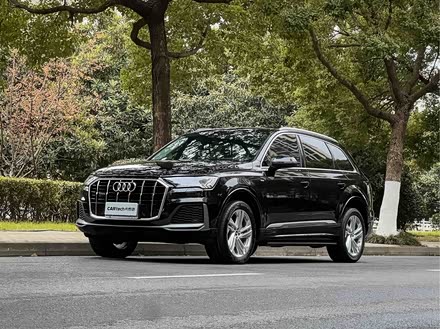 ���ն��ְµ� �µ�Q7 2020�� 55 TFSI quattro S line�˶���