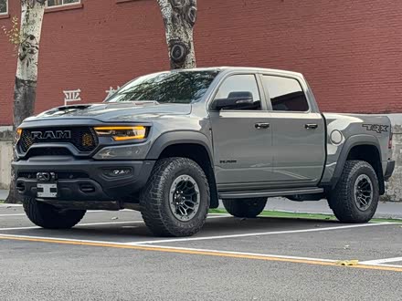 RAM Trucks 2023 6.2T Զ