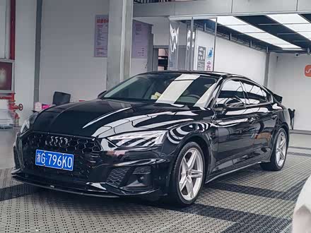 ɽְµ µA5() 2022 Sportback 40 TFSI ʱж