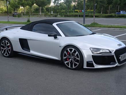 µR8 2011 Spyder 5.2 FSI quattro