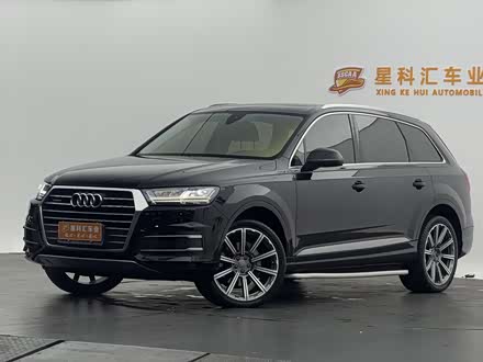 ���Ƹ۶��ְµ� �µ�Q7 2019�� 45 TFSI ������