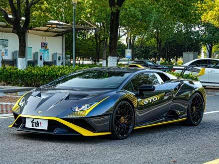 Ͼ Huracn 2021 Huracn STO