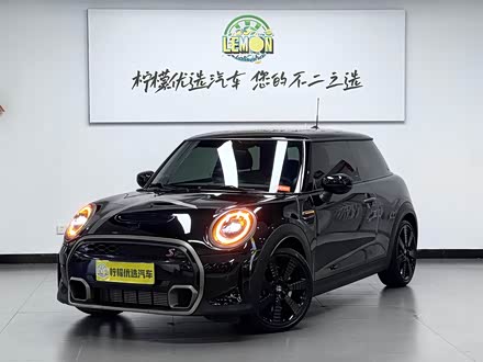 MINI 2023�� 2.0T COOPER S ����ʮ���؄e��