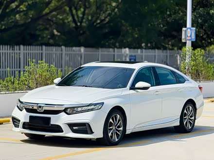 ���Ҷ��ֱ��� Ӣ���� 2019�� 260TURBO ���°� ��V