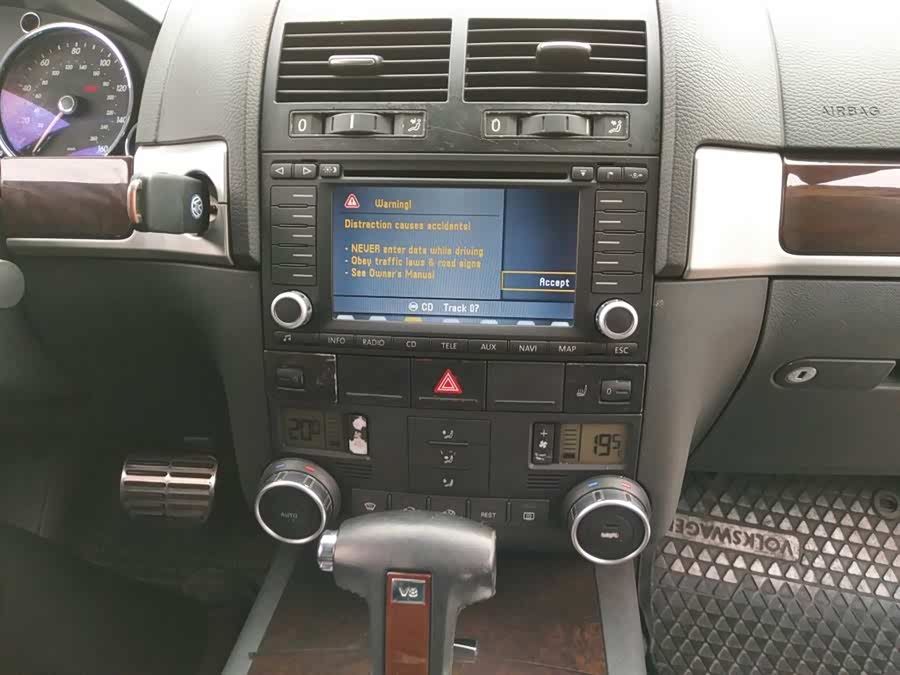 途锐04款 4.2 v8