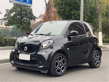 smart fortwo 2017款 1.0L 52千瓦硬顶挚爱特别版