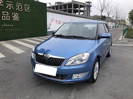 晶锐 2012款 1.6L 自动酷黑版