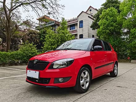晶锐 2012款 1.6L 自动酷黑版