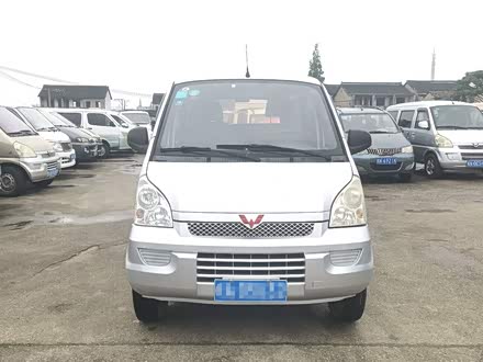 五菱荣光 2012款 1.5L加长基本型