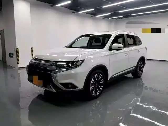 MITSUBISHI OUTLANDER 2020