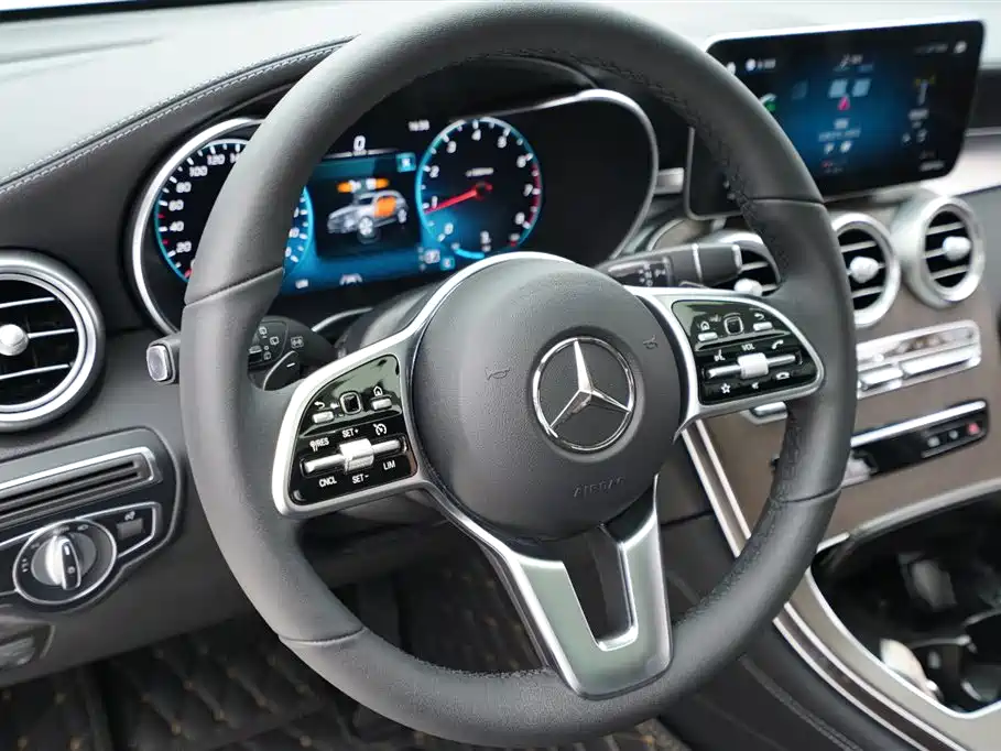 MERCEDES-BENZ GLC