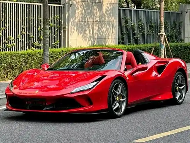 FERRARI F8