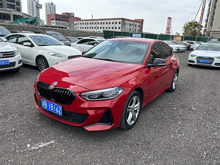 宝马1系 2022款 120i M运动曜夜版