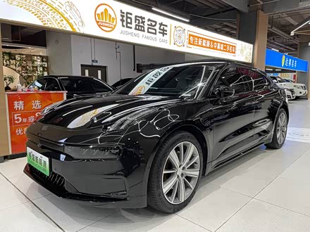 极氪001 2022款 长续航双电机 WE版
