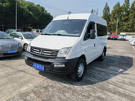 上汽大通MAXUS 新途V80 2019款 2.5T经典款6挡手动傲运通短轴中顶10座