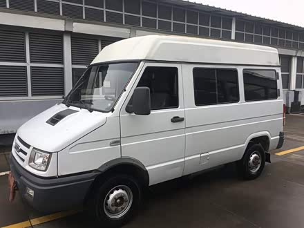 依维柯得意 2014款 2.5T-A35 NJ6484ACM47Z4