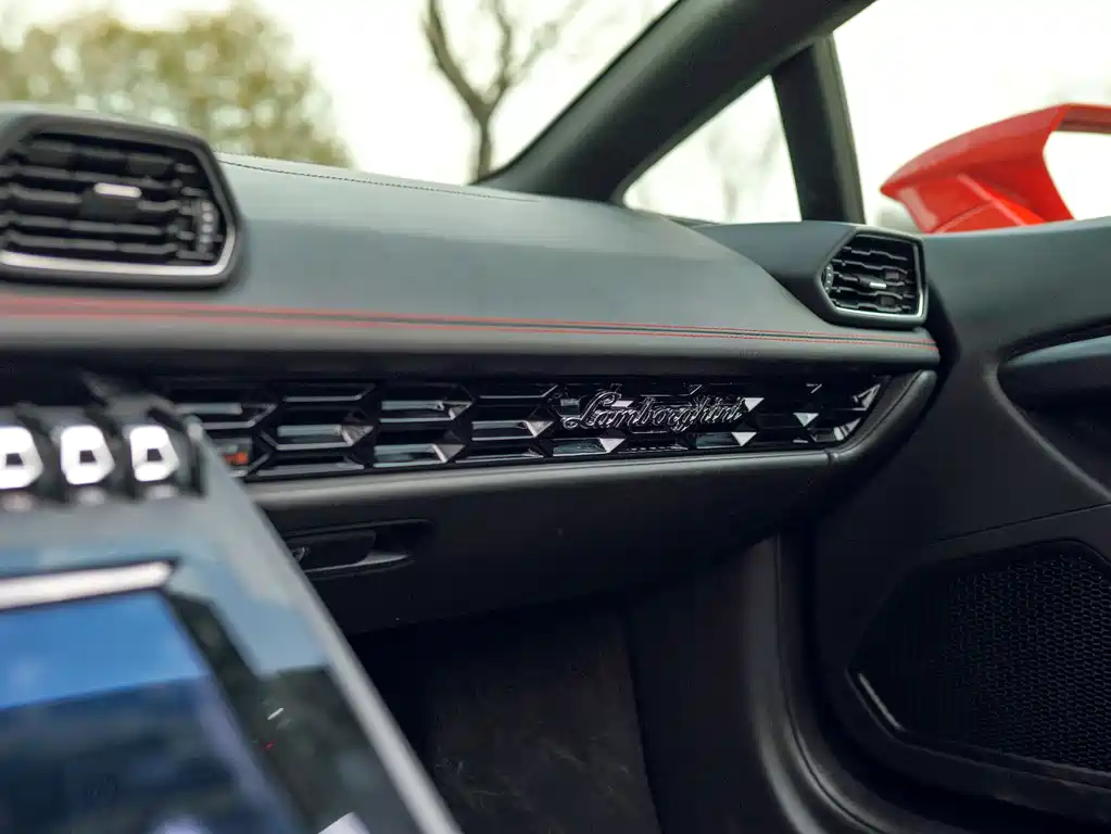 LAMBORGHINI HURACÁN