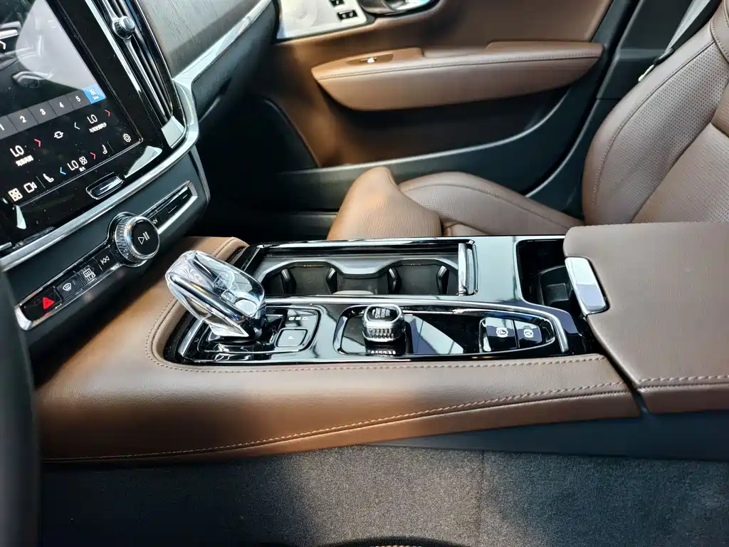 VOLVO S90 PLUG IN HYBRID