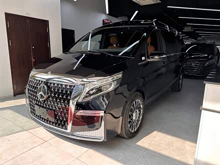 奔驰V级 2022款 V 260 L 长轴距豪华版