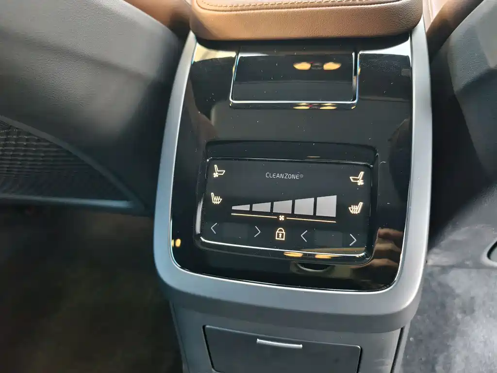 VOLVO S90 PLUG IN HYBRID