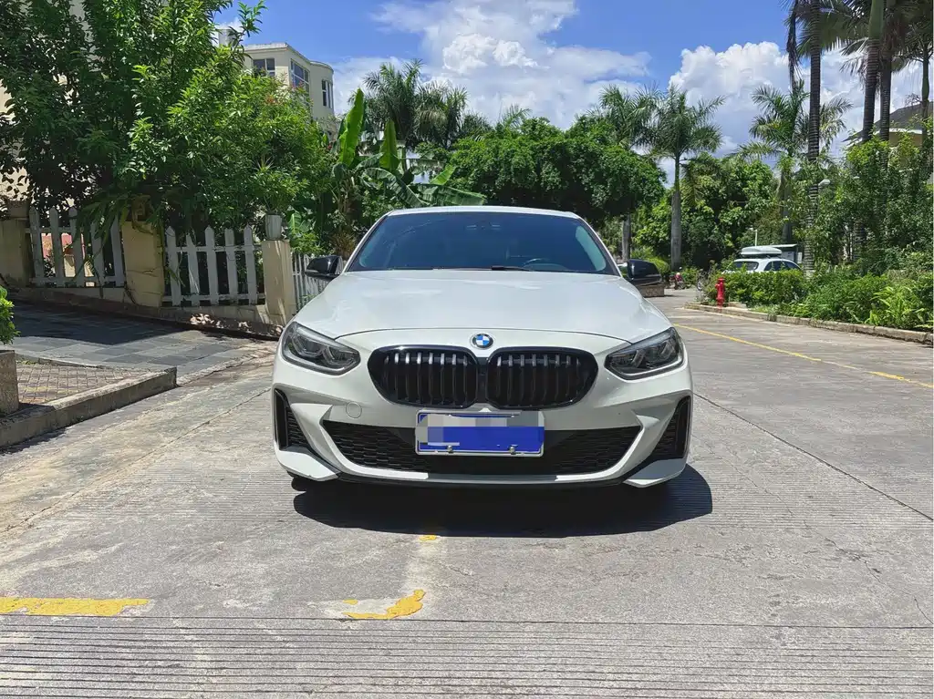 BMW 1 SERIES
