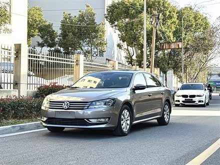 帕萨特 2011款 1.8TSI 自动尊荣版