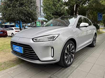 问界M5 2022款 增程四驱性能版
