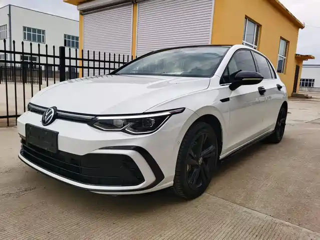 VOLKSWAGEN GOLF 2021