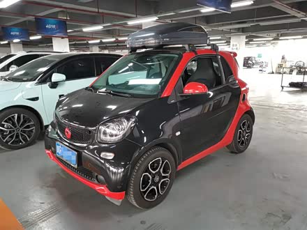 smart fortwo 2016款 0.9T 66千瓦硬顶先锋版