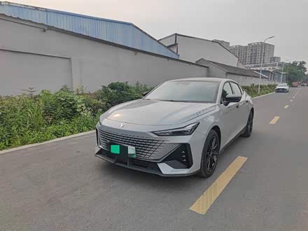 长安UNI-V 智电iDD 2023款  智电iDD 1.5T 113km智趣型