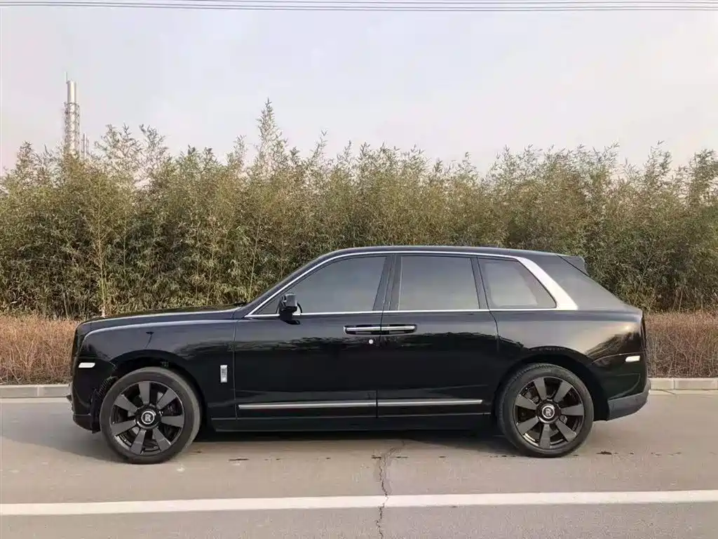 Rolls-Royce Cullinan 2018 мест