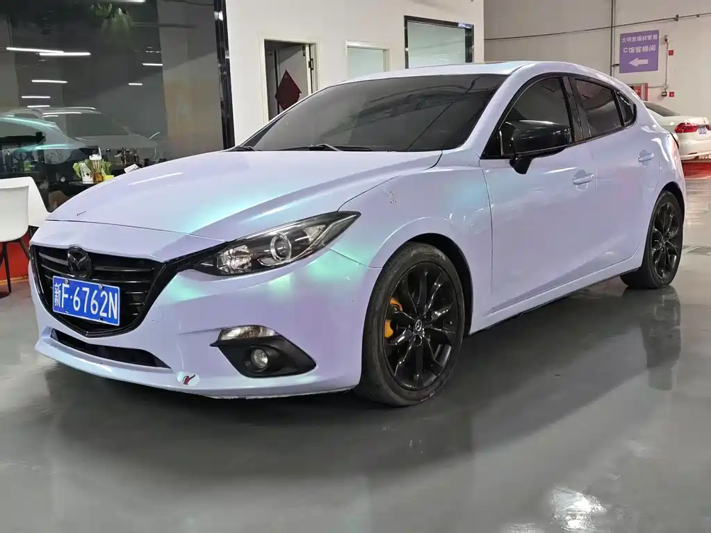 Mazda 3 Axela 2015