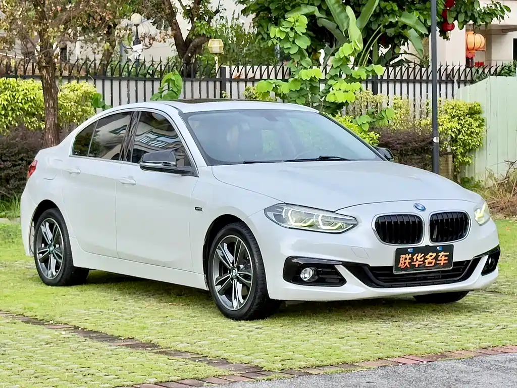 BMW 1 SERIES