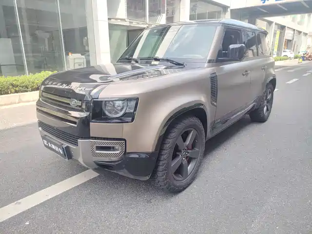 LAND ROVER DEFENDER