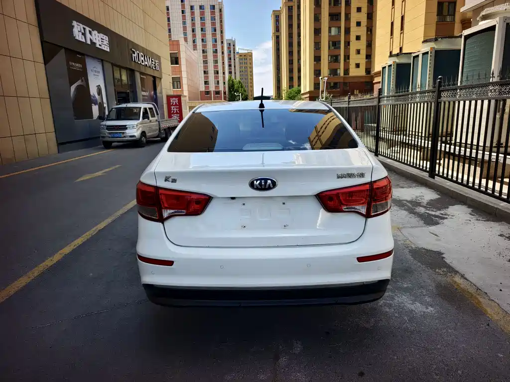 KIA K2