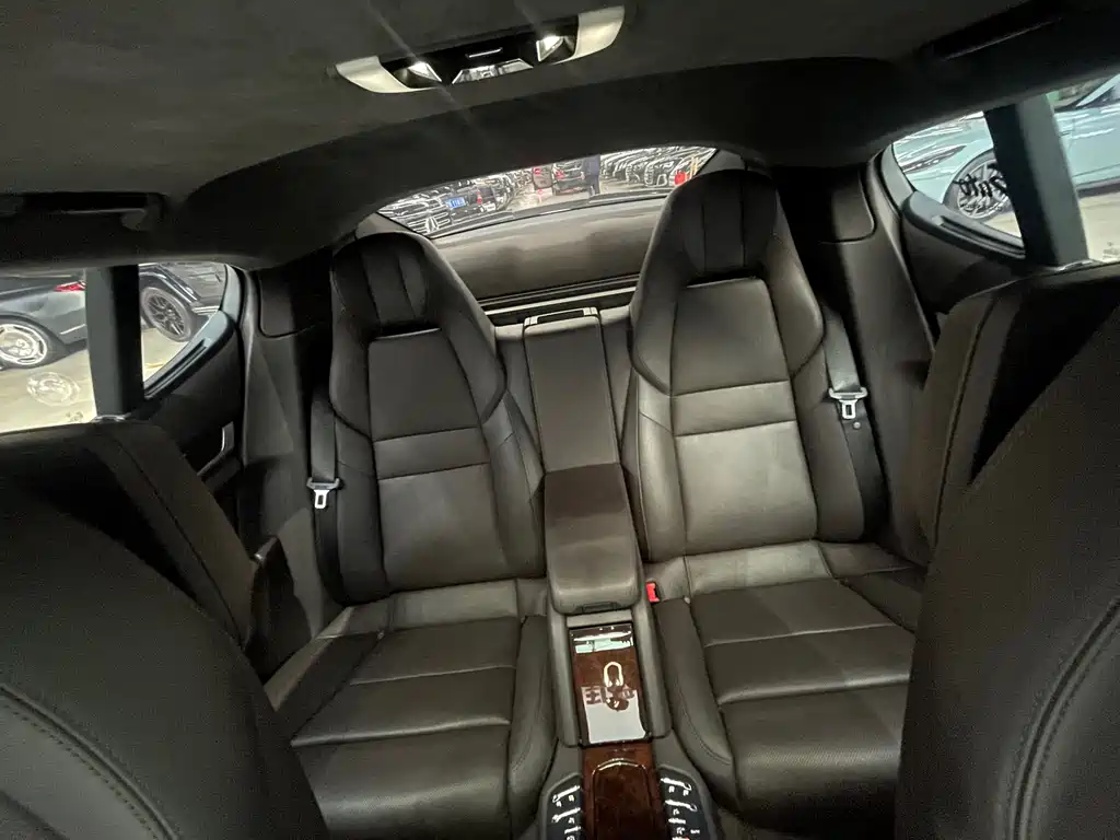 Porsche Panamera 2010 Panamera Turbo 4.8T