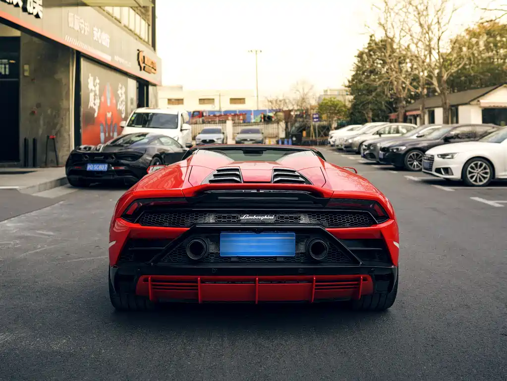 LAMBORGHINI HURACÁN
