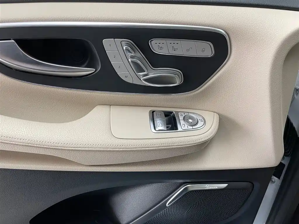 MERCEDES-BENZ V CLASS